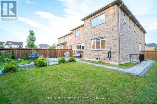 56 Fieldstone Ln Avenue, Caledon, ON - Outdoor