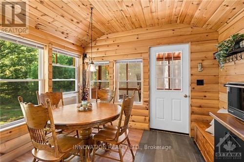 1161 Richmond Road, Central Frontenac (Frontenac Centre), ON - Indoor Photo Showing Dining Room