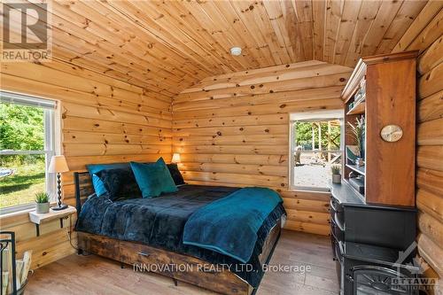 1161 Richmond Road, Central Frontenac (Frontenac Centre), ON - Indoor Photo Showing Bedroom