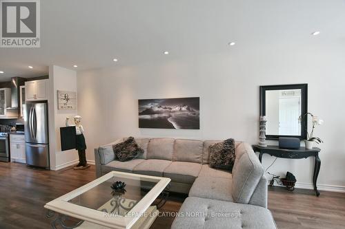 20 Bianca Crescent, Wasaga Beach, ON - Indoor Photo Showing Living Room