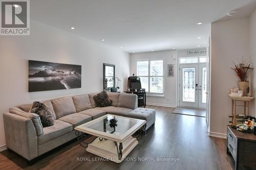 20 Bianca Crescent, Wasaga Beach, ON - Indoor Photo Showing Living Room