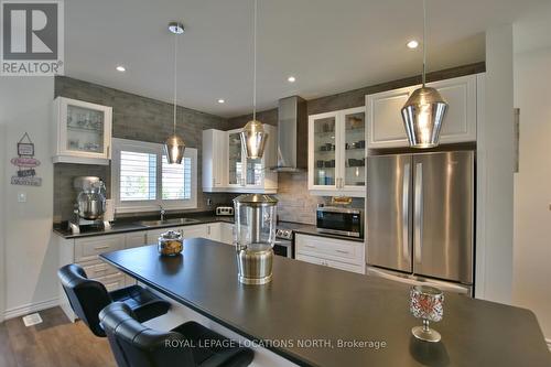 20 Bianca Crescent, Wasaga Beach, ON - Indoor Photo Showing Kitchen With Upgraded Kitchen