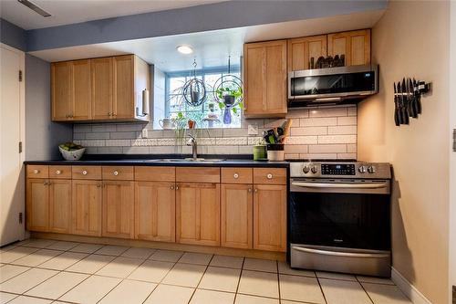 152 Kingsway Street, Welland, ON - Indoor Photo Showing Kitchen With Double Sink