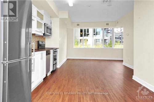 403 - 40 Nepean Street, Ottawa, ON - Indoor Photo Showing Kitchen