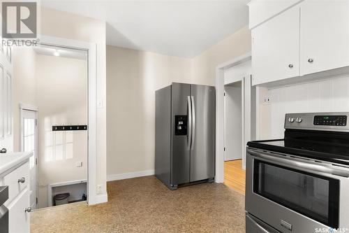 66 Patterson Drive, Regina, SK - Indoor Photo Showing Kitchen