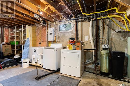 66 Patterson Drive, Regina, SK - Indoor Photo Showing Laundry Room