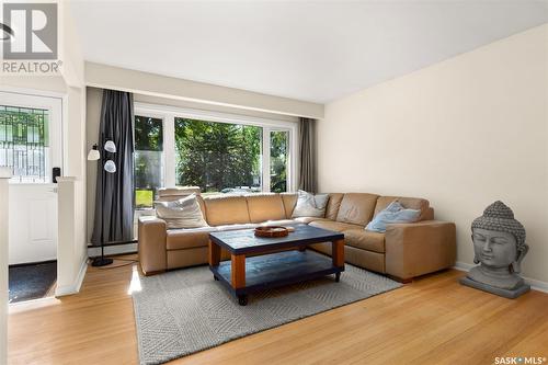 66 Patterson Drive, Regina, SK - Indoor Photo Showing Living Room