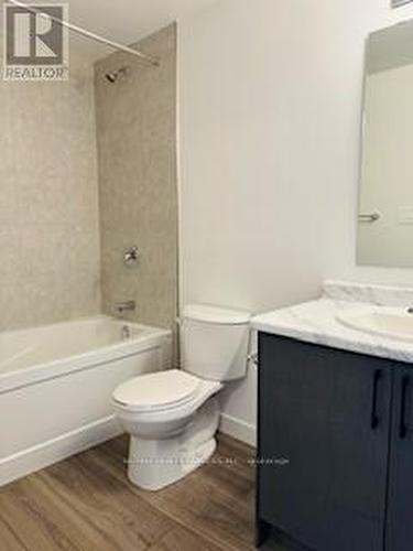 91 Queensbrook Crescent, Cambridge, ON - Indoor Photo Showing Bathroom