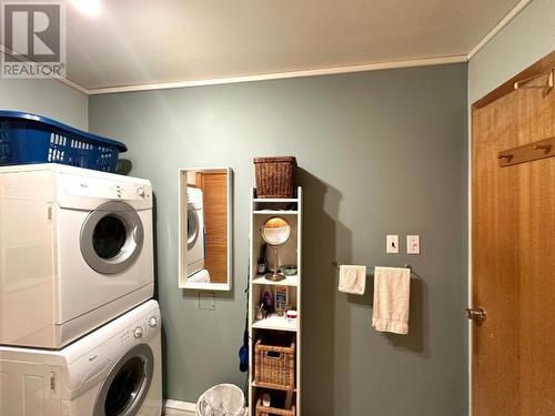 12 Woodland Drive, Whitehorse South, YT - Indoor Photo Showing Laundry Room