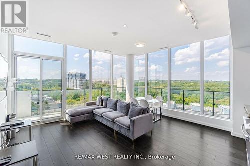 Ph 812 - 4208 Dundas Street W, Toronto (Edenbridge-Humber Valley), ON - Indoor Photo Showing Living Room