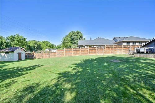 9127 Twenty Road, Glanbrook, ON - Outdoor With Backyard