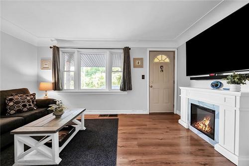 9127 Twenty Road, Glanbrook, ON - Indoor Photo Showing Living Room With Fireplace