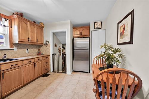 9127 Twenty Road, Glanbrook, ON - Indoor Photo Showing Kitchen