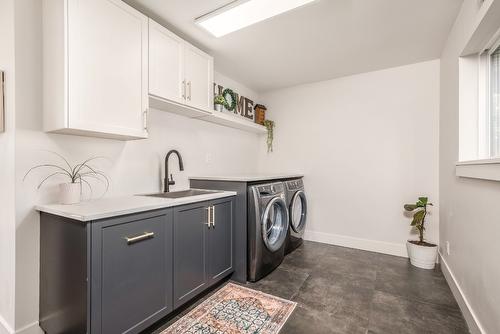 7463 Tronson Road, Vernon, BC - Indoor Photo Showing Laundry Room