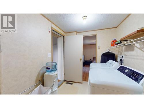 4 2121 Balsam Avenue, Quesnel, BC - Indoor Photo Showing Laundry Room