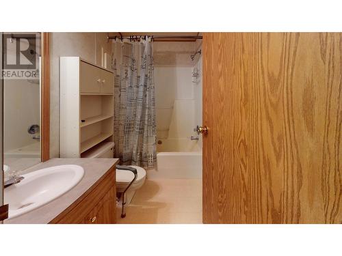 4 2121 Balsam Avenue, Quesnel, BC - Indoor Photo Showing Bathroom