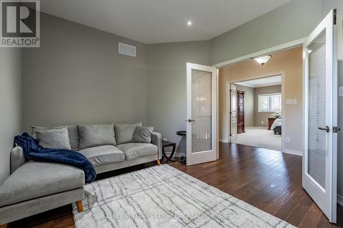 4 Oldmill Road, Hamilton (Ancaster), ON - Indoor Photo Showing Living Room