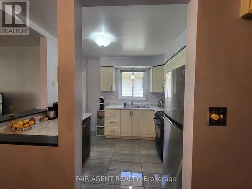 37 Monsarrat Crescent, London, ON - Indoor Photo Showing Living Room