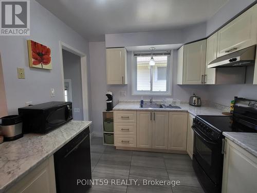 37 Monsarrat Crescent, London, ON - Indoor Photo Showing Kitchen