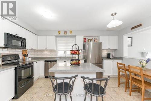 4 Callander Crescent, New Tecumseth (Alliston), ON - Indoor Photo Showing Kitchen