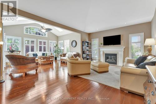 3559 Algonquin Drive, Fort Erie, ON - Indoor Photo Showing Living Room With Fireplace