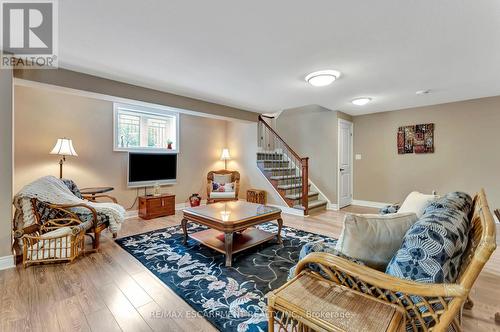 3559 Algonquin Drive, Fort Erie, ON - Indoor Photo Showing Living Room