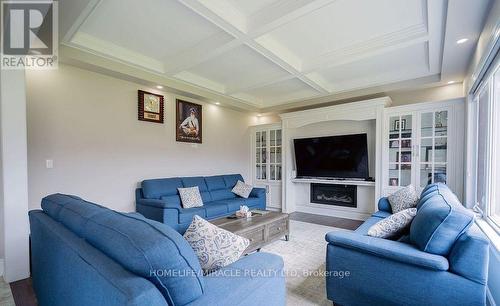 15 Moonstruck Street, Caledon, ON - Indoor Photo Showing Living Room