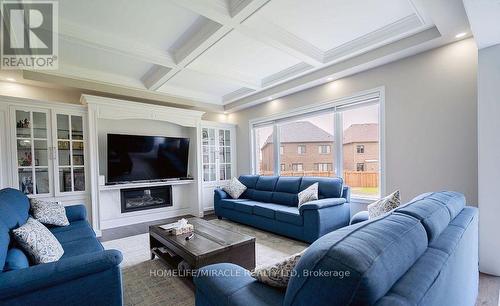 15 Moonstruck Street, Caledon, ON - Indoor Photo Showing Living Room