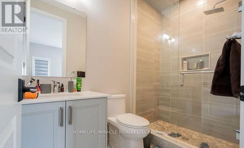 15 Moonstruck Street, Caledon, ON - Indoor Photo Showing Bathroom