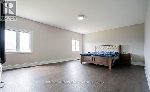 15 Moonstruck Street, Caledon, ON - Indoor Photo Showing Bedroom