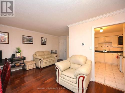 119 - 120 Collins Crescent W, Brampton (Brampton North), ON - Indoor Photo Showing Living Room