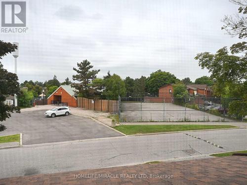 119 - 120 Collins Crescent W, Brampton (Brampton North), ON - Outdoor