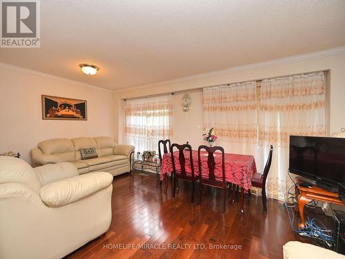 119 - 120 Collins Crescent W, Brampton (Brampton North), ON - Indoor Photo Showing Living Room