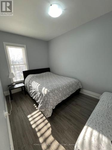 5021 St Clair Avenue, Niagara Falls, ON - Indoor Photo Showing Bedroom