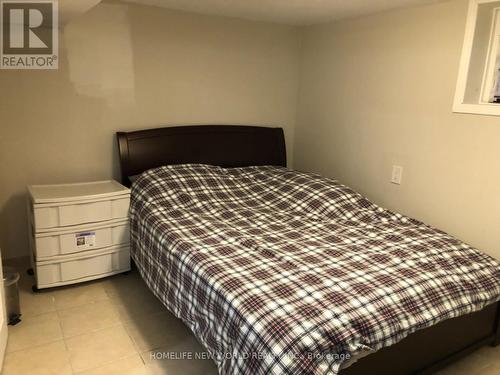 5021 St Clair Avenue, Niagara Falls, ON - Indoor Photo Showing Bedroom