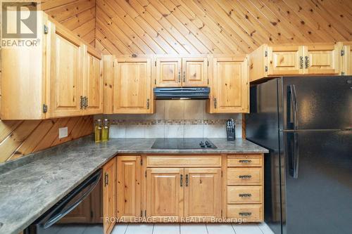 70 Corktown Lane, Merrickville-Wolford, ON - Indoor Photo Showing Kitchen