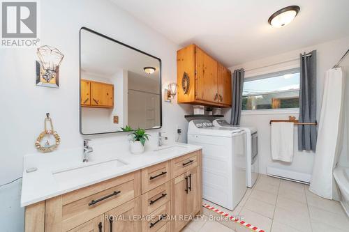 70 Corktown Lane, Merrickville-Wolford, ON - Indoor Photo Showing Laundry Room