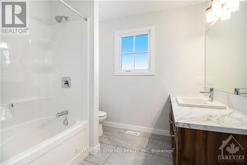 82 Villeneuve Street, North Stormont, ON - Indoor Photo Showing Bathroom