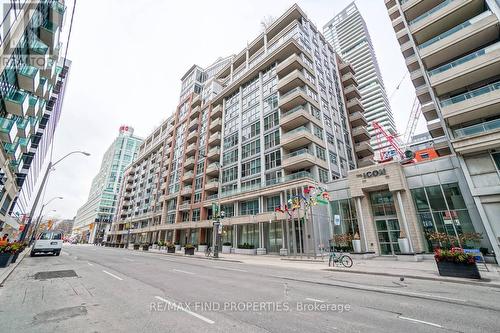 401 - 270 Wellington Street W, Toronto, ON - Outdoor With Facade