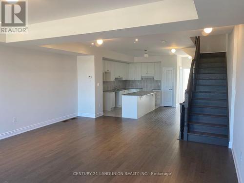 395 Tennant Circle, Vaughan (Vellore Village), ON - Indoor Photo Showing Kitchen