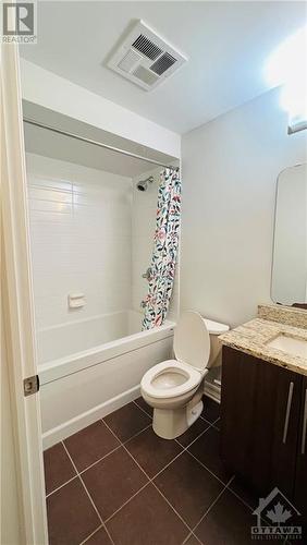 Main bathroom - 238 Besserer Street Unit#506, Ottawa, ON - Indoor Photo Showing Bathroom