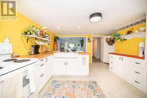 1448 Perrault Road, Eganville, ON - Indoor Photo Showing Kitchen