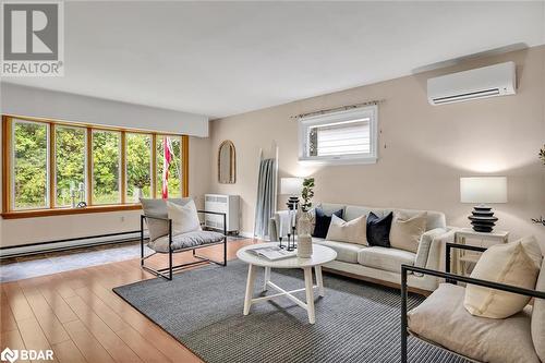 28 Bond Street E, Fenelon Falls, ON - Indoor Photo Showing Living Room