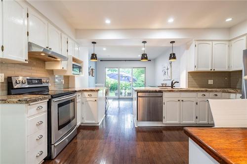 60 Inverness Avenue W, Hamilton, ON - Indoor Photo Showing Kitchen