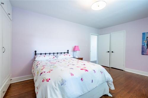 60 Inverness Avenue W, Hamilton, ON - Indoor Photo Showing Bedroom