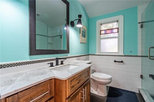 60 Inverness Avenue W, Hamilton, ON - Indoor Photo Showing Bathroom