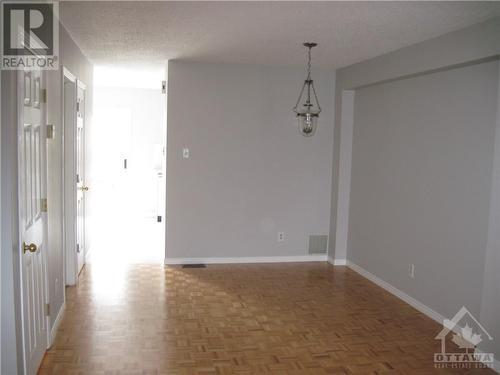 467 Parkdale Avenue, Ottawa, ON - Indoor Photo Showing Other Room