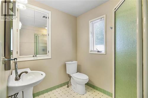 3050 County Road 18 Road, Prescott, ON - Indoor Photo Showing Bathroom