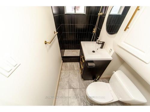 480 Bartley Bull Pkwy, Brampton, ON - Indoor Photo Showing Bathroom