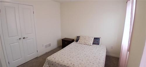 4256 Shuttleworth Drive, Niagara Falls, ON - Indoor Photo Showing Bedroom